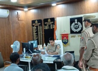 एसपी राहुल भाटी ने जनता दर्शन में सुनीं शिकायतें:जमीनी विवाद, मारपीट और महिला संबंधी मामलों के जल्द निस्तारण के निर्देश दिए