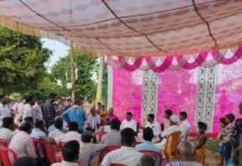 विधायक ऋषि त्रिपाठी ने लक्ष्मीपुर के गांवों का दौरा किया:ग्रामीणों से मुलाकात कर उनकी समस्याएं सुनीं, समाधान का भरोसा दिया