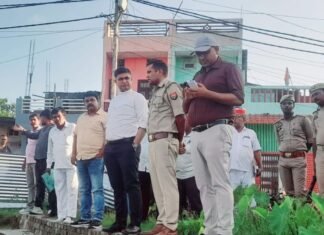 सिसवा नगरपालिका में अमृत सरोवर का काम फिर शुरू:जांच के बीच निर्माण की रफ्तार तेज, छठ से पहले लोकार्पण की तैयारी