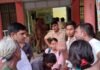 जहरीले जानवर के काटने से मासूम की मौत:सिसवा सीएचसी में परिजनों का हंगामा, लापरवाही का आरोप