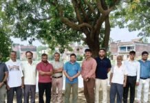 बागापार में प्राचीन पोखरे के जीर्णोद्धार की मांग:स्कूल के पास बच्चों की सुरक्षा को लेकर ग्रामीण चिंतित, छठ पूजा के लिए भी जरूरी