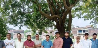 बागापार में प्राचीन पोखरे के जीर्णोद्धार की मांग:स्कूल के पास बच्चों की सुरक्षा को लेकर ग्रामीण चिंतित, छठ पूजा के लिए भी जरूरी