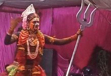 गणेश महोत्सव में मां काली की झांकी:श्रावस्ती में देर रात तक उमड़े श्रद्धालु, दिखा भक्ति-शक्ति का संगम