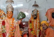 परिवर्तिनी एकादशी पर चतुर्भुजी मंदिर में भक्तों की भीड़:भगवान विष्णु की पूजा-अर्चना कर सुख-समृद्धि की कामना की