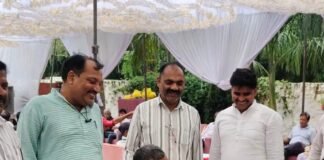 स्व. वेदमणि सिंह की पुण्यतिथि पर लगा स्वास्थ्य शिविर:बेमहारी में पत्नी प्रभावती सिंह ने कराया आयोजन, बड़ी संख्या में लोगों ने किया रक्तदान