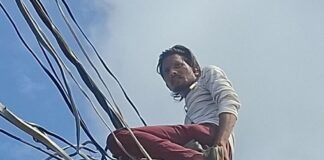 जमुनहा बाजार में बिजली का फेज उड़ने से अंधेरा:आधी रात तक आधी आबादी परेशान रही, जेई के निर्देश पर सप्लाई बहाल