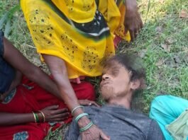पेड़ से लटका मिला 19 साल के युवक का शव:सुबह टहलने निकले ग्रामीणों ने देखा; जांच में जुटी पुलिस