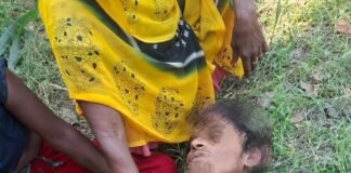 पेड़ से लटका मिला 19 साल के युवक का शव:सुबह टहलने निकले ग्रामीणों ने देखा; जांच में जुटी पुलिस