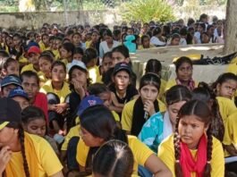 जमुनहा की 100 छात्राओं ने फूलों की बागवानी का भ्रमण-किया:जमुनहा में एक्सपोजर विजिट का आयोजन किया, छात्राओं में उत्साह दिखा