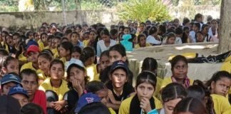 जमुनहा की 100 छात्राओं ने फूलों की बागवानी का भ्रमण-किया:जमुनहा में एक्सपोजर विजिट का आयोजन किया, छात्राओं में उत्साह दिखा