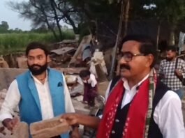 तालाब की जमीन से हटा अवैध कब्जा:पूर्व विधायक परिवारों से मिलने पहुंचे, 40 साल पुराने निर्माण का दावा