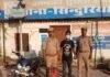 चोरी के गैस सिलेंडर और बाइक के साथ आरोपी गिरफ्तार:सिंदुरिया पुलिस ने पकड़ा, मिठौरा बाजार से हुई थी चोरी