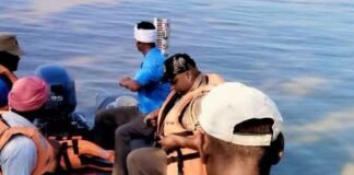 सरयू नदी में कूदे युवक का छठवें दिन सुराग नहीं:कलवारी-टांडा पुल से लगाई थी छलांग, अयोध्या SDRF और गोंडा टीम तलाश में जुटी