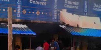 खेसुआ नई बाजार में शॉर्ट सर्किट से दुकान में आग:10 लाख का सामान जला, ग्रामीणों और फायर ब्रिगेड ने पाया काबू