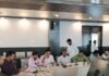 महराजगंज में 8 कॉन्ट्रेक्टरों को ब्लैकलिस्ट करने के निर्देश:विकास कार्यों में देरी और लापरवाही पर डीएम सख्त