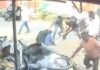 बस्ती में युवक पर दबंगों का हमला:लोहे की रॉड से पीटा, CCTV में कैद हुई घटना; घायल अस्पताल में भर्ती