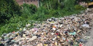 हड़िया चौराहे पर कचरे से बीमारियां फैलने का खतरा:स्थानीय निवासी परेशान, आने-जाने में भी हो रही दिक्कत