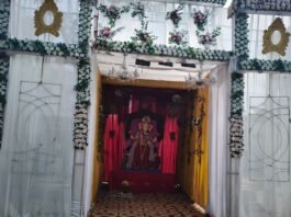 गणेश चतुर्थी पर लोगों ने की पूजा-अर्चना:बरदहिया बाजार में भजन-कीर्तन के साथ भंडारे का आयोजन, सुख-समृद्धि की मांगी मन्नतें