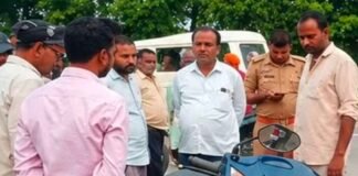 पिकअप-स्कूटी की टक्कर में एक की मौत:बस्ती में चालक वाहन छोड़कर फरार