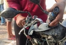 जमुनहा में मोटरसाइकिल-पिकअप की टक्कर:दो युवक गंभीर घायल, पिकअप चालक फरार; पुलिस जांच में जुटी