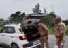 दुबौलिया में पुलिस ने चलाया वाहन चेकिंग अभियान:आने-जाने वाले वाहनों की जांच, संदिग्ध चालकों पर भी रखी नजर