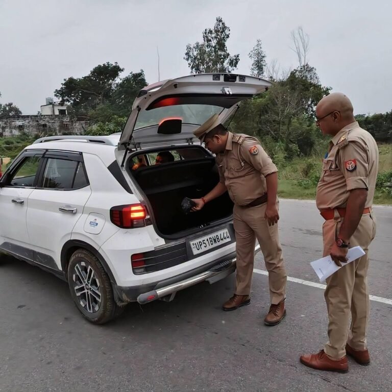 दुबौलिया में पुलिस ने चलाया वाहन चेकिंग अभियान:आने-जाने वाले वाहनों की जांच, संदिग्ध चालकों पर भी रखी नजर