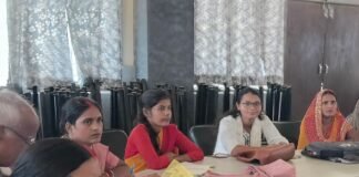 बृजमनगंज में एकल अंचल संगठन की मासिक समीक्षा बैठक:पूरे माह के कामों की हुी समीक्षा, 30 गांवों में चल रहे विद्यालय