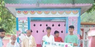 हसखौरी गांव में स्वच्छता अभियान चलाया गया:बाबा निरकोल दास की कुटी पर कार्यक्रम, ग्रामीणों को सफाई के लिए प्रेरित किया