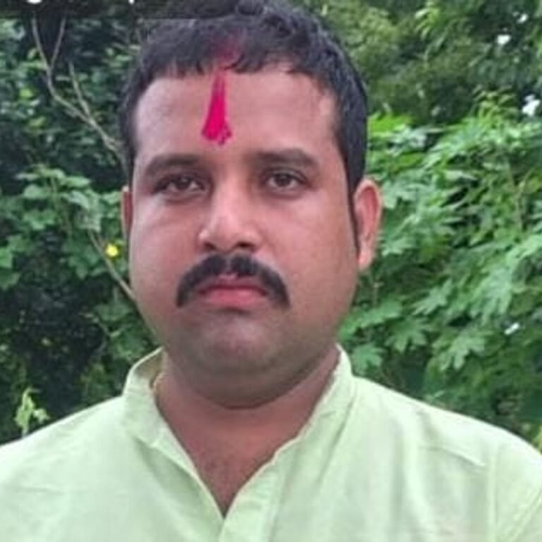 मुजुरी-पनियरा मार्ग पर हादसे में घायल युवक की मौत:तीन बाइक की भिड़ंत में चार लोग घायल हुए थे, गोरखपुर एम्स में चल रहा था इलाज
