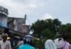 बेलौहां में पेड़ कटान से 40 मिनट लगा जाम:एम्बुलेंस भी फंसी, गोरखपुर-बस्ती मार्ग पर राहगीरों को हुई परेशानी बेलौहां में पेड़ कटान से 40 मिनट लगा जाम:एम्बुलेंस भी फंसी, गोरखपुर-बस्ती मार्ग पर राहगीरों को हुई परेशानी