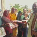 भाजपा नेता श्याम जायसवाल ने बांटी साड़ियां:शोहरतगढ़ में तिनछठी-रक्षाबंधन पर हुआ वितरण कार्यक्रम भाजपा नेता श्याम जायसवाल ने बांटी साड़ियां:शोहरतगढ़ में तिनछठी-रक्षाबंधन पर हुआ वितरण कार्यक्रम