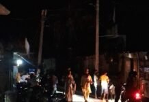 जमुनहा के दर्जनों गांव 7 दिन से अंधेरे में:तूफान से खंभे-लाइनें टूटीं, बहाली में लगेंगे 2-3 दिन