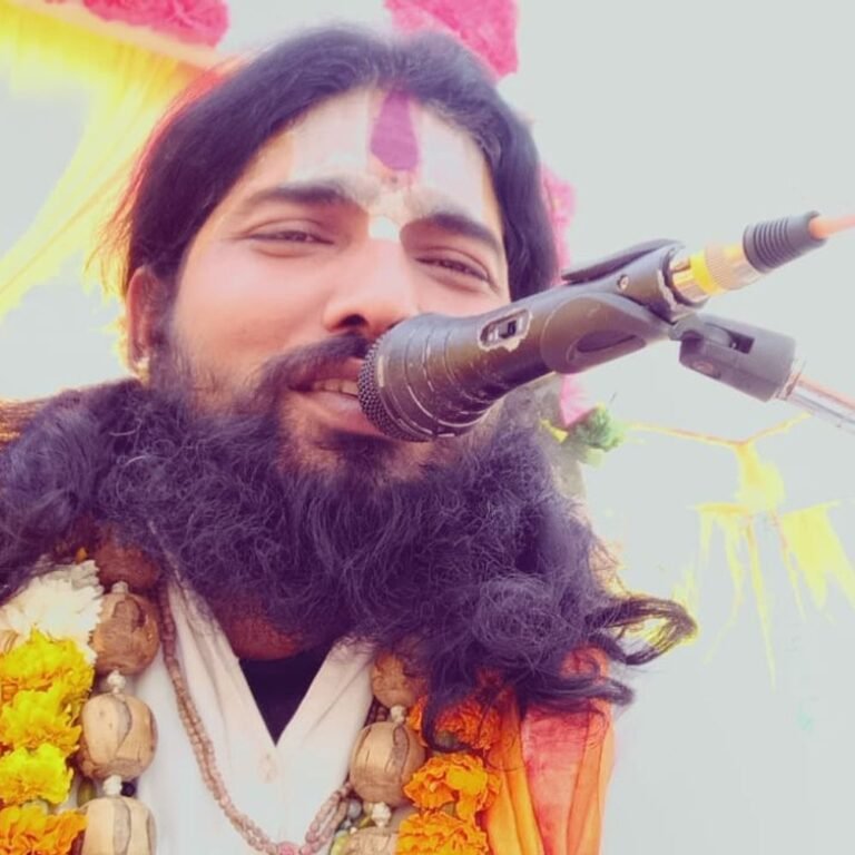 बस्ती आश्रम की बिजली समस्या के लिए महंत ने सौंपा:चौबह फीडर से जुड़ी शिकायत के जल्द समाधान और निर्बाध आपूर्ति का आग्रह