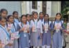 सोनहा पुलिस ने मिशनशक्ति के तहत छात्राओं को जागरूक किया:मनचलों पर कार्रवाई कर हेल्पलाइन नंबरों की जानकारी दी