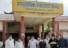 जर्जर सरकारी आवास में डॉक्टरों की रात:छत से टपकता पानी, दीवारों में दरारें; सुरक्षित आवास की मांग