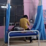 युवक को जहरीले सांप ने काटा:श्रावस्ती के इकौना सीएचसी में भर्ती, हालत गंभीर युवक को जहरीले सांप ने काटा:श्रावस्ती के इकौना सीएचसी में भर्ती, हालत गंभीर
