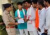महराजगंज में SP को सौंपा ज्ञापन:नवरात्र-दीपावली में अश्लील गानों व डांस पर रोक की मांग