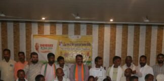 हरिहरपुर रानी में स्वच्छता प्रहरियों का सम्मान:सेवा संकल्प अभियान में बांटी स्वच्छता किट, पीएम मोदी के जन्मदिन पर हुआ कार्यक्रम