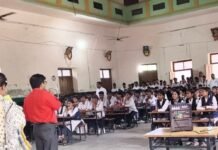 बस्ती कॉलेज में छात्रों को 'स्वच्छता ही सेवा' का पाठ-पढ़ाया:श्रीकृष्ण पाण्डेय इंटर कॉलेज में 'सेवा संकल्प अभियान-2026' के तहत हुआ कार्यक्रम