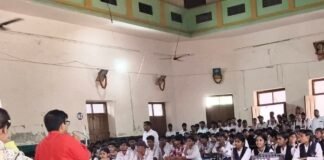 बस्ती कॉलेज में छात्रों को 'स्वच्छता ही सेवा' का पाठ-पढ़ाया:श्रीकृष्ण पाण्डेय इंटर कॉलेज में 'सेवा संकल्प अभियान-2026' के तहत हुआ कार्यक्रम