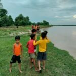 श्रावस्ती में राप्ती नदी का कटान तेज:जगरावल गढ़ी गांव के अस्तित्व पर मंडराया खतरा श्रावस्ती में राप्ती नदी का कटान तेज:जगरावल गढ़ी गांव के अस्तित्व पर मंडराया खतरा