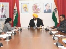 कर्मचारियों के तेवर से बदली AAP की रणनीति, चुनाव से पहले मान सरकार का बड़ा फैसला