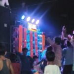 इकौना में गणेश मूर्ति स्थापना से पहले निकला जुलूस:छोटे बच्चों, नौजवानों और बुजुर्गों ने मिलकर पूरे मोहल्ले में घुमाए गणपति बप्पा इकौना में गणेश मूर्ति स्थापना से पहले निकला जुलूस:छोटे बच्चों, नौजवानों और बुजुर्गों ने मिलकर पूरे मोहल्ले में घुमाए गणपति बप्पा
