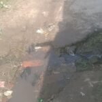 श्रावस्ती के दीकौली में सड़क पर बह रहा गंदा पानी:क्रॉस नाली न होने से आवागमन पर असर, लोग परेशान; मच्छर का आतंक भी बढ़ा श्रावस्ती के दीकौली में सड़क पर बह रहा गंदा पानी:क्रॉस नाली न होने से आवागमन पर असर, लोग परेशान; मच्छर का आतंक भी बढ़ा