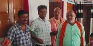 श्रावस्ती में बिजली संकट के बीच थाने पहुंचे विधायक:अफसरों को दिए सख्त निर्देश, मरम्मत कार्य जारी