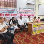 श्रावस्ती में विधिक जागरूकता शिविर:महिलाओं-बच्चों के अधिकार से लेकर मुफ्त कानूनी सहायता तक दी जानकारी, नशे के नुकसान भी बताए