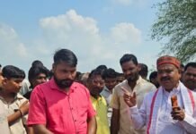 राप्ती का जलस्तर बढ़ने से सब्जी किसान फंसा:NDRF ने सुरक्षित निकाला, श्रावस्ती विधायक मौके पर पहुंचे