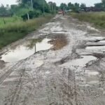 मल्लीपुर-बाबागंज मार्ग जर्जर, राहगीर परेशान:इस मार्गमें जगह-जगह गड्ढे, लोगों को आने-जाने में हो रही परेशानी; नई सड़क की मांग मल्लीपुर-बाबागंज मार्ग जर्जर, राहगीर परेशान:इस मार्गमें जगह-जगह गड्ढे, लोगों को आने-जाने में हो रही परेशानी; नई सड़क की मांग