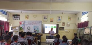 बस्ती में छात्रों को नवाचार-उद्यमिता पर विशेषज्ञ ने जानकारी दी:रचनात्मक सोच और उद्यमिता की भावना विकसित करने के लिए कार्यक्रम आयोजित हुआ