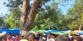 पुलिस ने बाल विवाह- मानव तस्करी रोकने को चलाया अभियान:विशेष अभियान के तहत हुई चेकिंग; चौपाल में कानून और हेल्पलाइन नंबर बताए